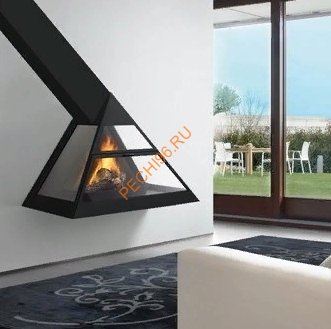 Камин Traforart ADMETO FRONTAL с наклонной трубой