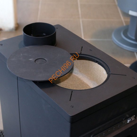 Стальная печь-камин Thorma FLENSBURG TOP черная Стальная печь-камин Thorma FLENSBURG TOP черная